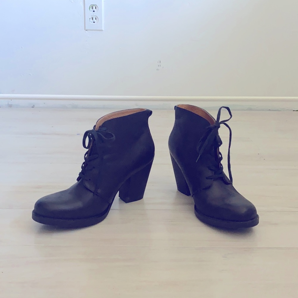 Latigo Black Leather Laceup Ankle Boots